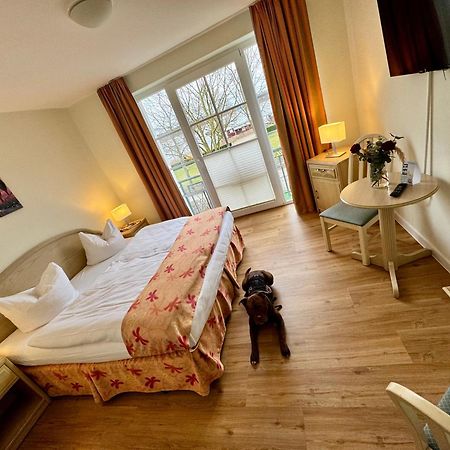 Altes Kasino Hotel Am See Neuruppin Bagian luar foto