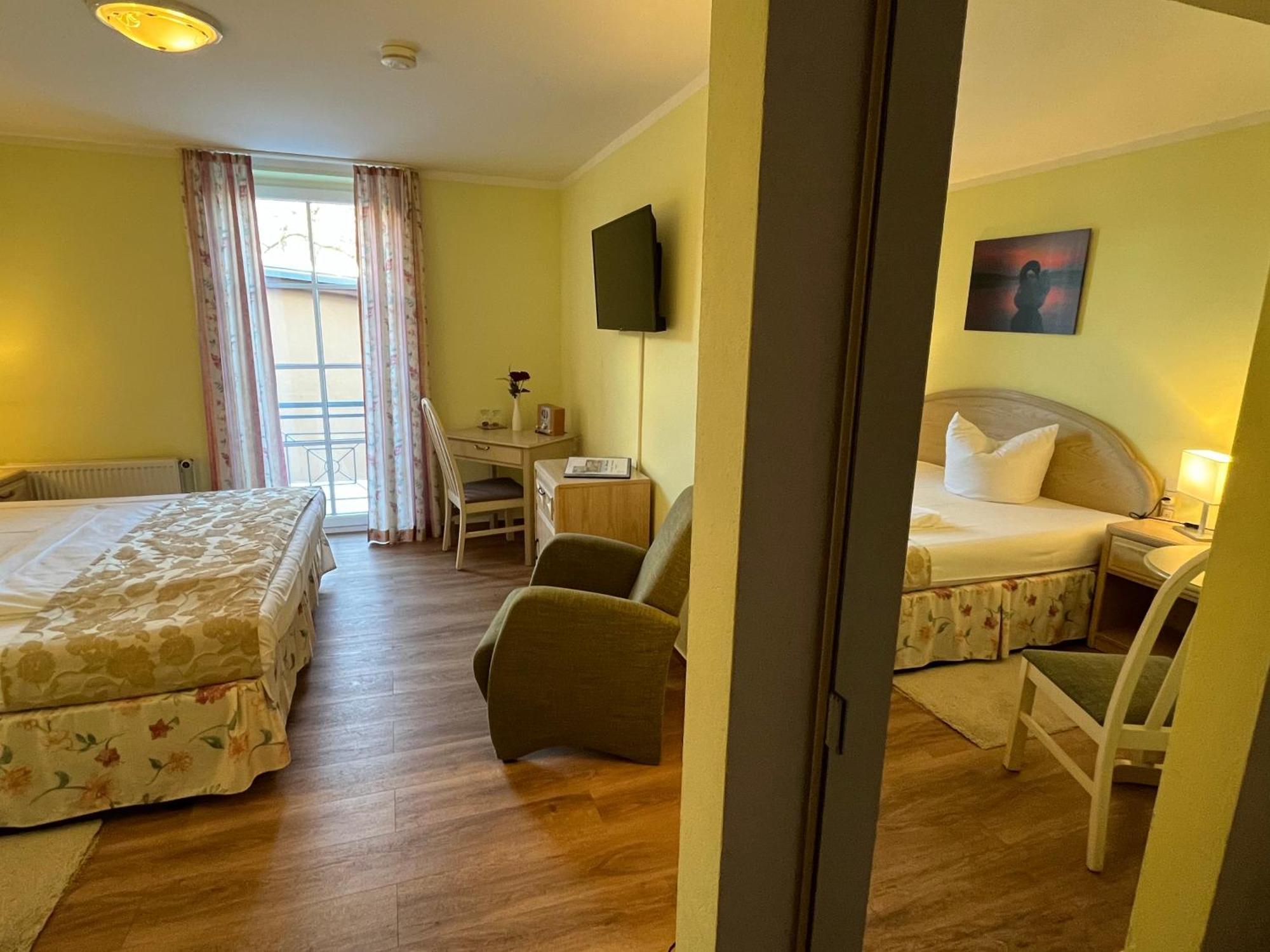 Altes Kasino Hotel Am See Neuruppin Bagian luar foto